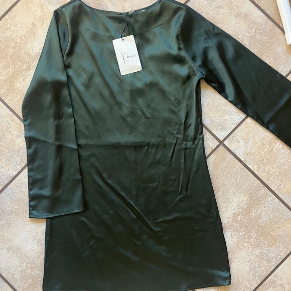 Klesis Elegant Green Satin Dress i - Picture 4 of 10